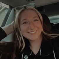 hailey lesznar headshot