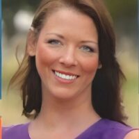 Laurie F Headshot
