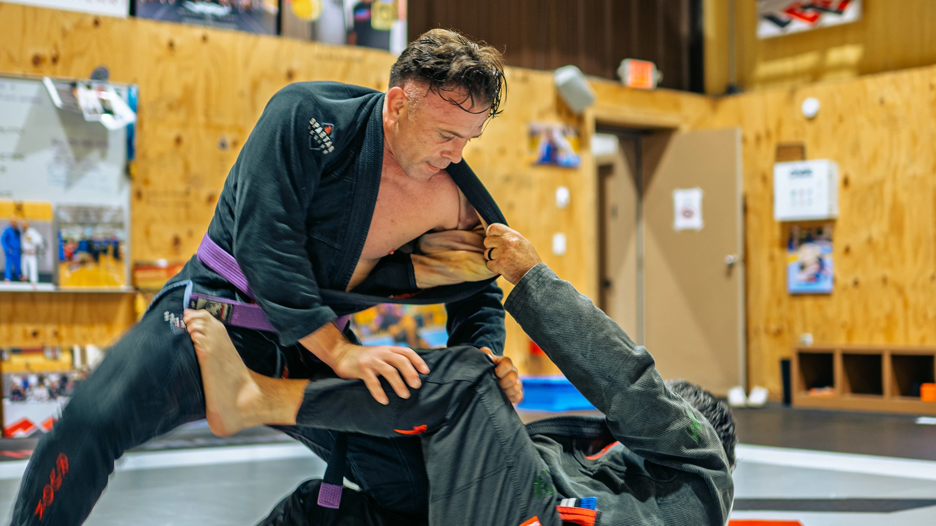 jiu jitsu teaching in motion 03 CU